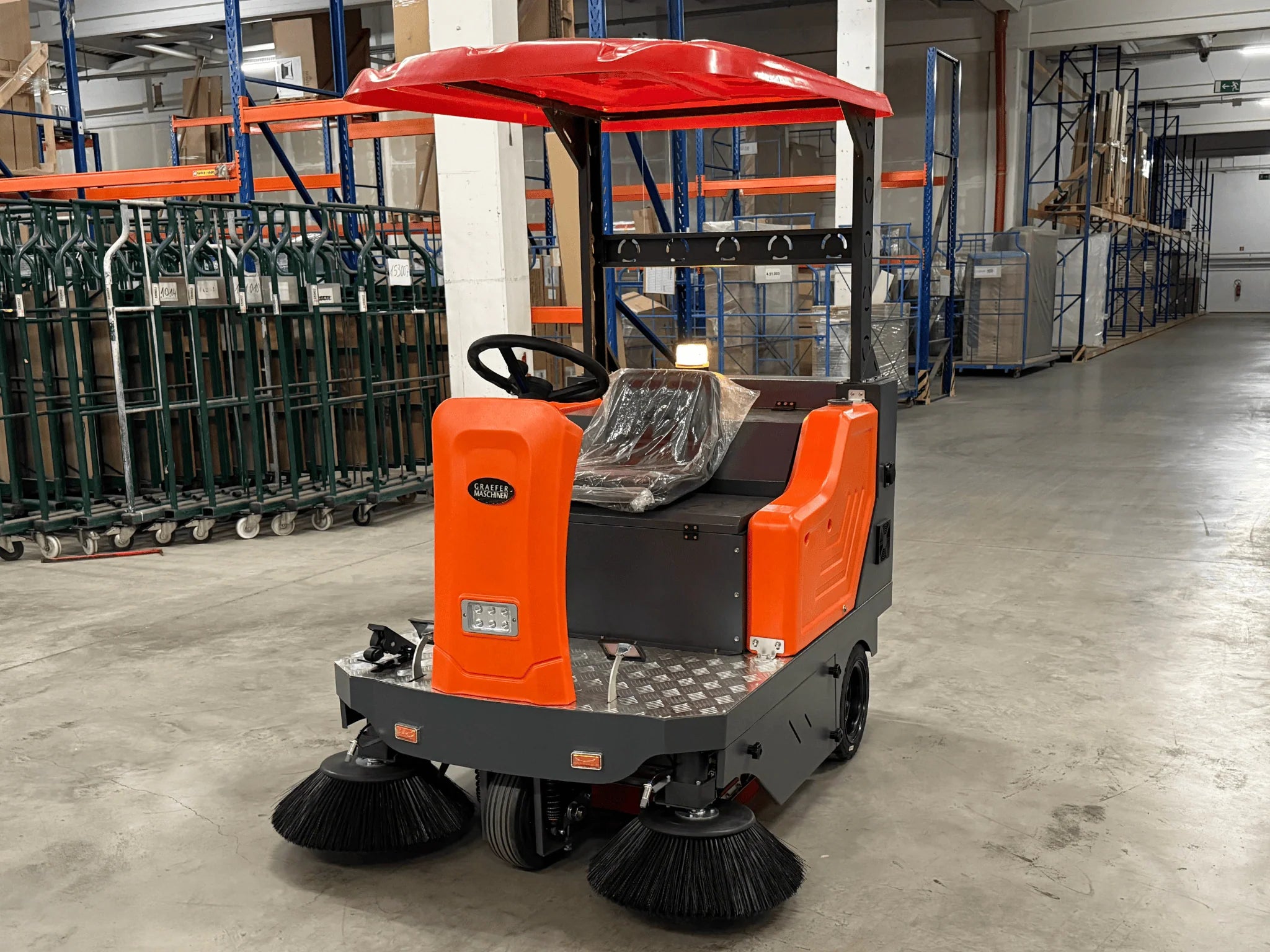 Aufsitz-Kehrmaschine mit Dach Graefer KM160-PRO