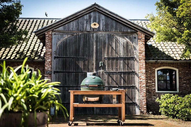 Big Green Egg Tisch aus Eukalyptusholz
