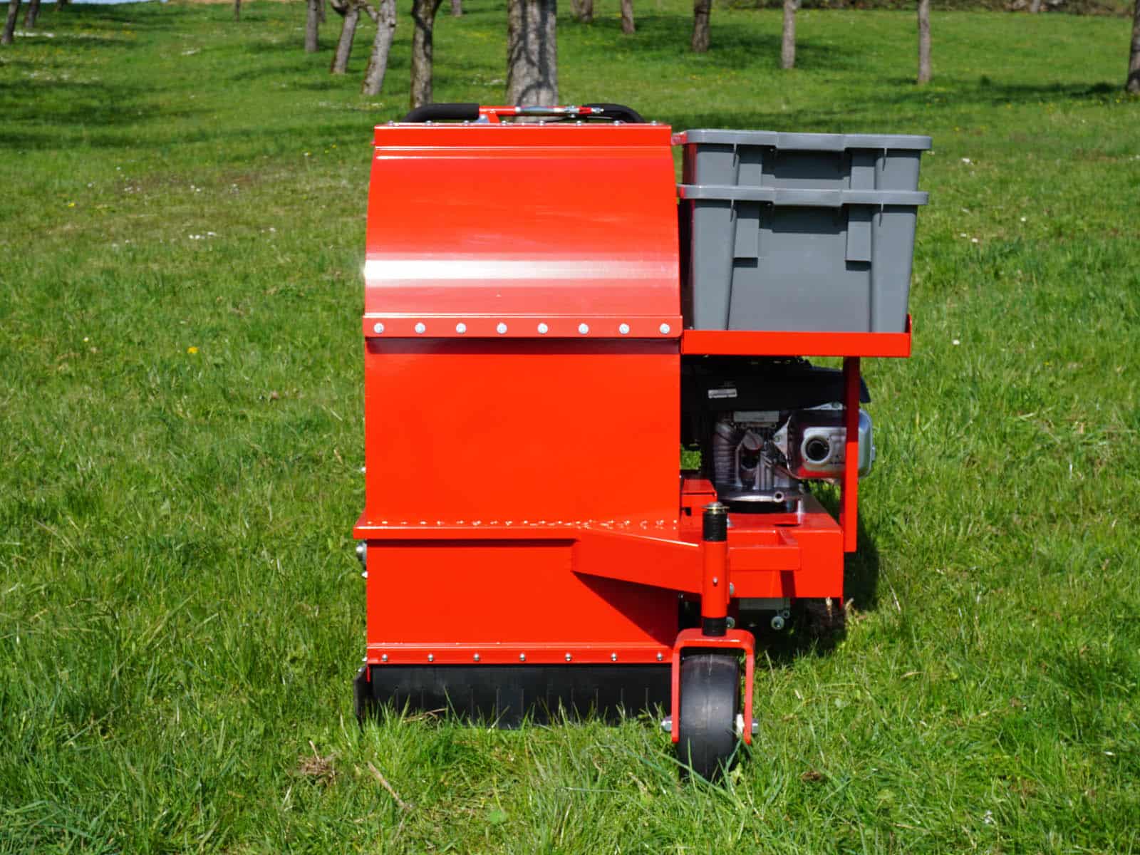 Feucht Obsttechnik Obstauflesemaschine/ Obstaufsammelmaschine OB 50 & OB 70