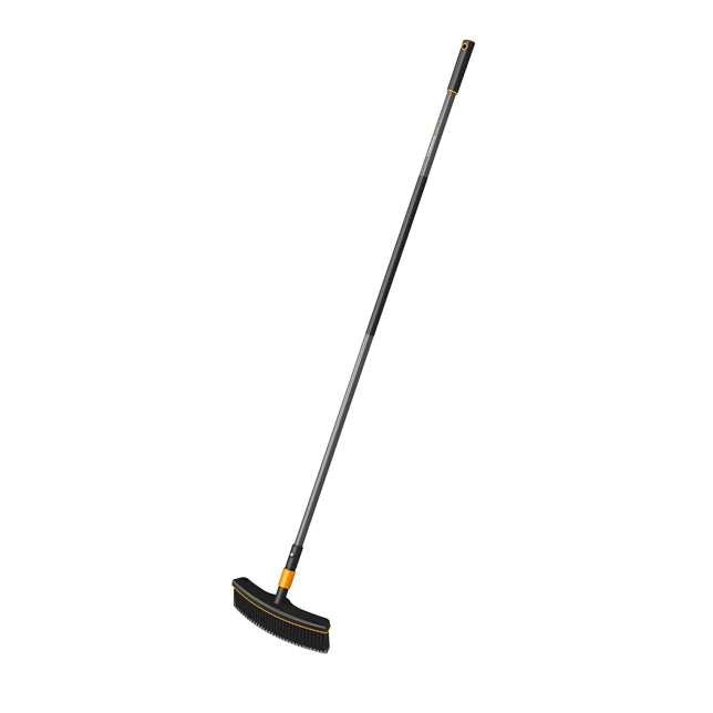 Fiskars QuickFit Kehrbesen/ Straßenbesen/ Allzweckbesen