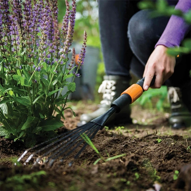 Fiskars QuikFit Kleinfächerbesen