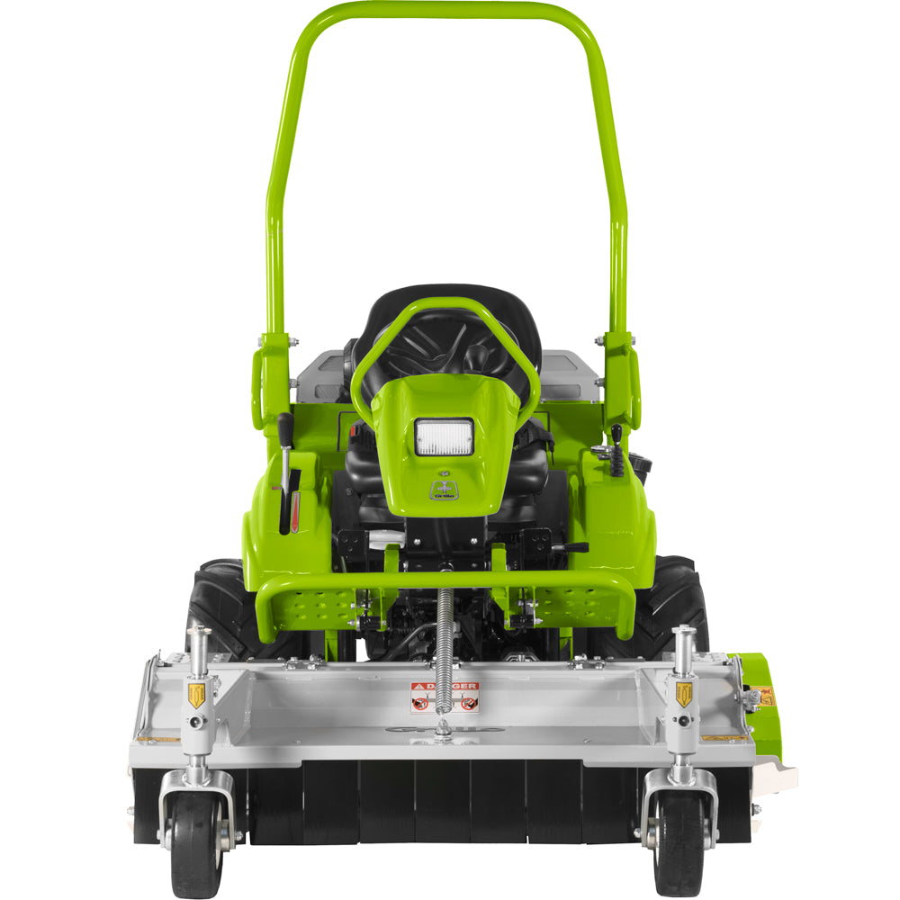 Grillo Aufsitzmäher mit frontal angelegtem Schlegelmäher FK 700