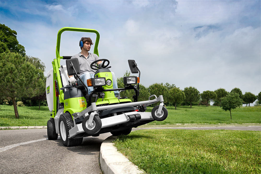 Grillo Aufsitzmäher mit Mähdeck FD 900 4WD