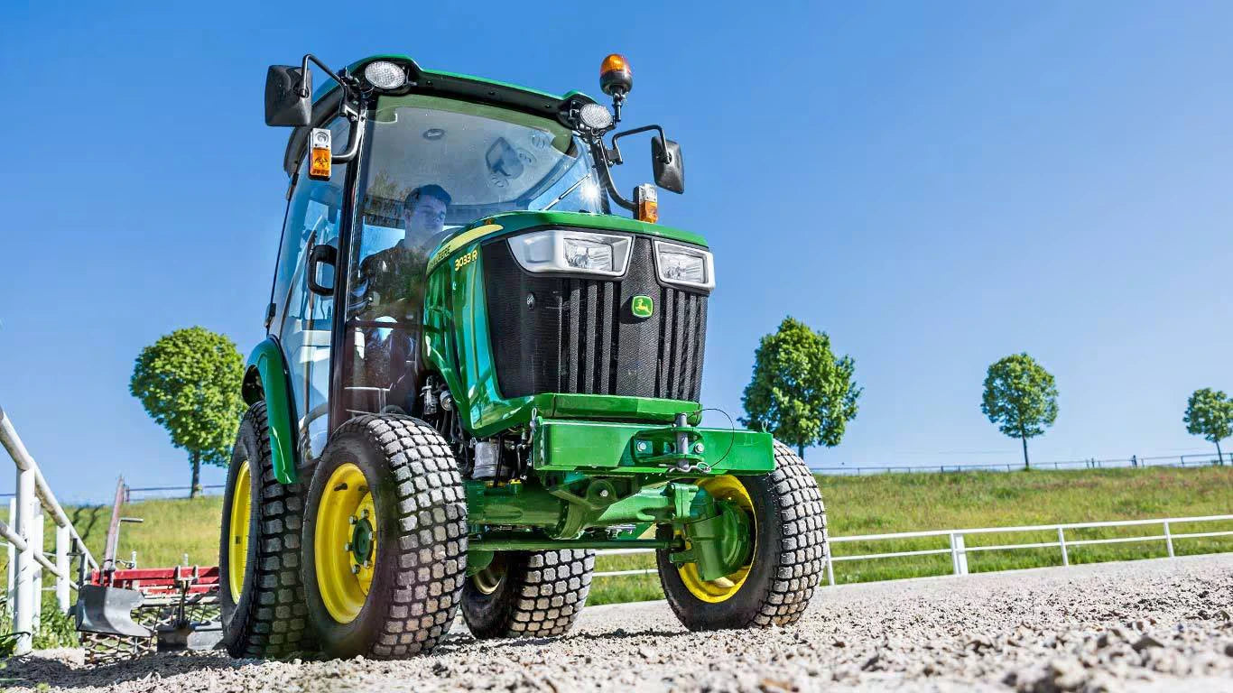 John Deere Kompakttraktor 3033R