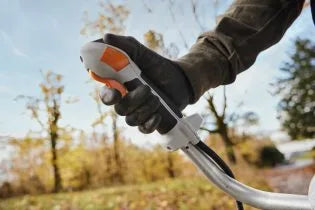 Stihl RGA 140 Akku-Kreiselschere AP-System ohne Akku und ohne Ladegerät