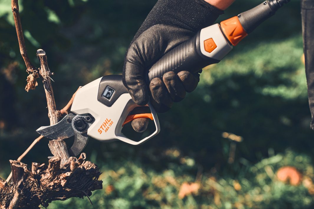 Stihl ASA 130 Akku-Astschere ohne Akku und Ladegerät
