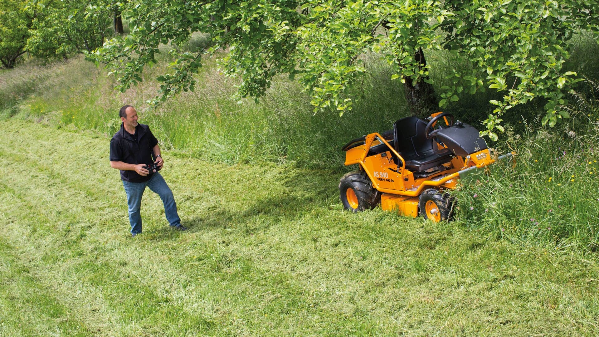 AS 940 Sherpa 4WD RC Allrad- Aufsitzmäher mit Fernsteuerung