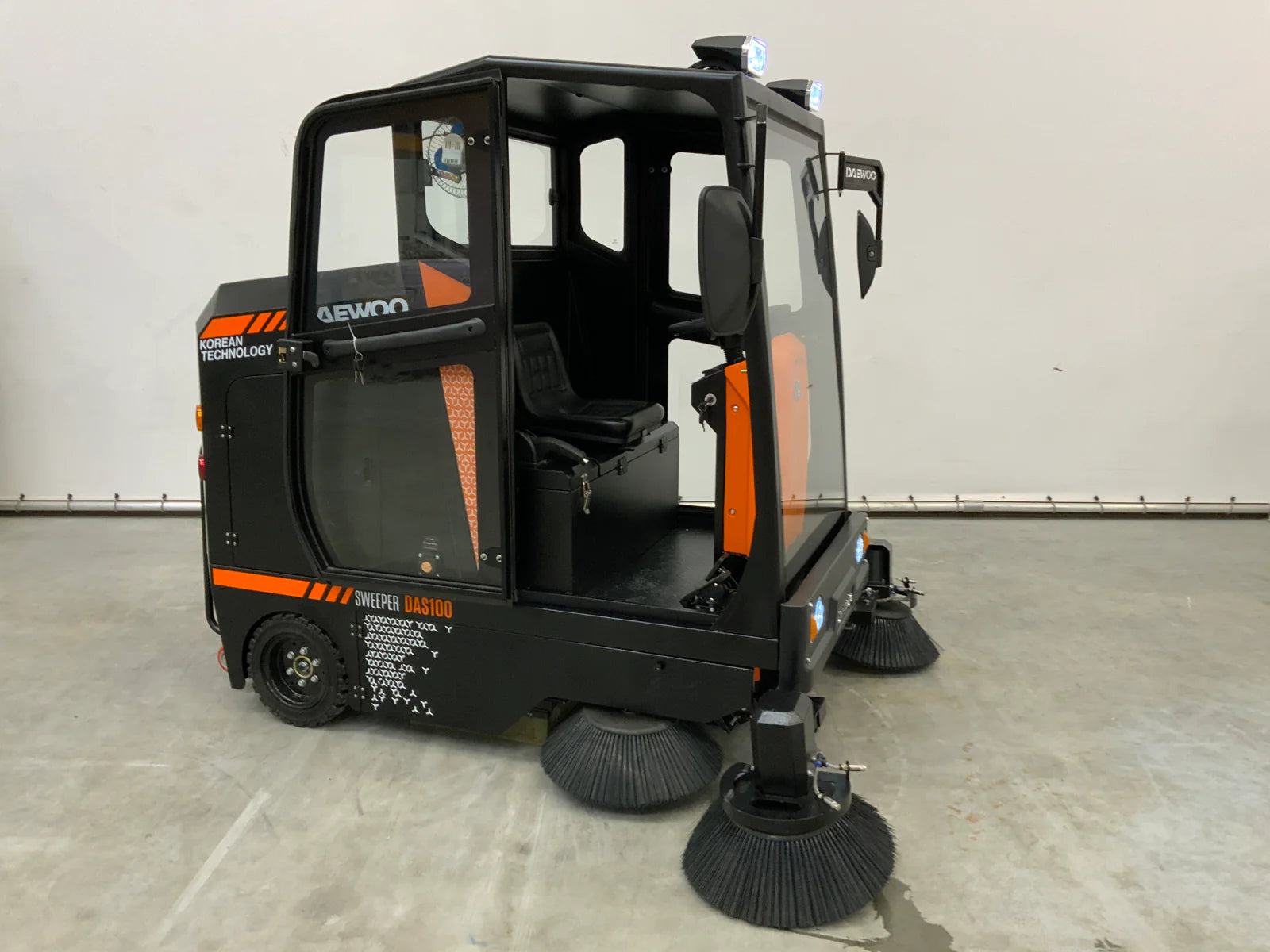 Daewoo DAS100 Kehrmaschine mit Kabine