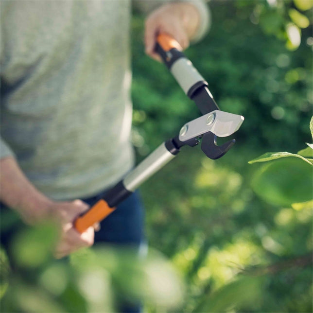 Fiskars PowerGear X Bypass-Getriebeastschere LX94-M