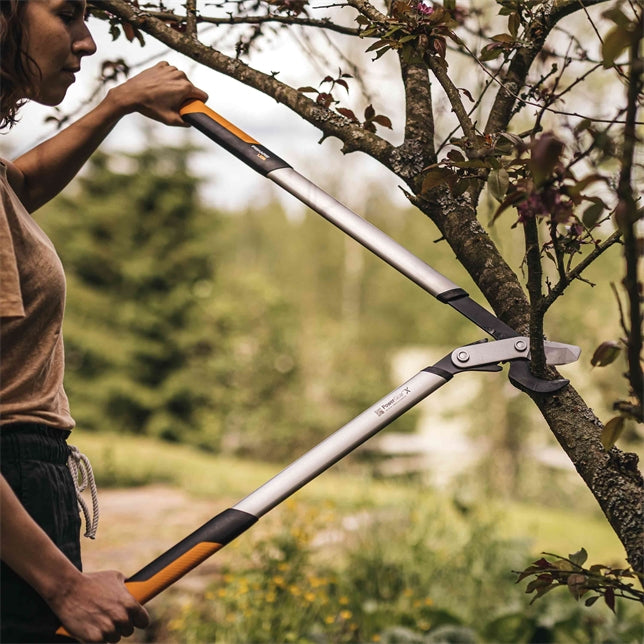 Fiskars PowerGear X Bypass-Getriebeastschere LX98-L