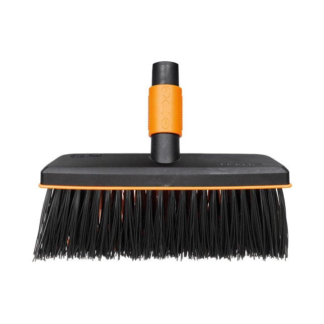 Fiskars QuickFit Kehrbesen/ Straßenbesen/ Allzweckbesen