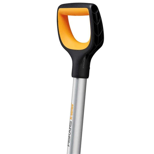 Fiskars X-series Schneeräumer gebogen