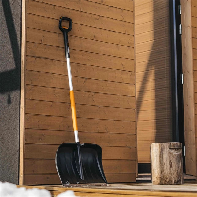 Fiskars X-series Teleskop-Schneeräumer
