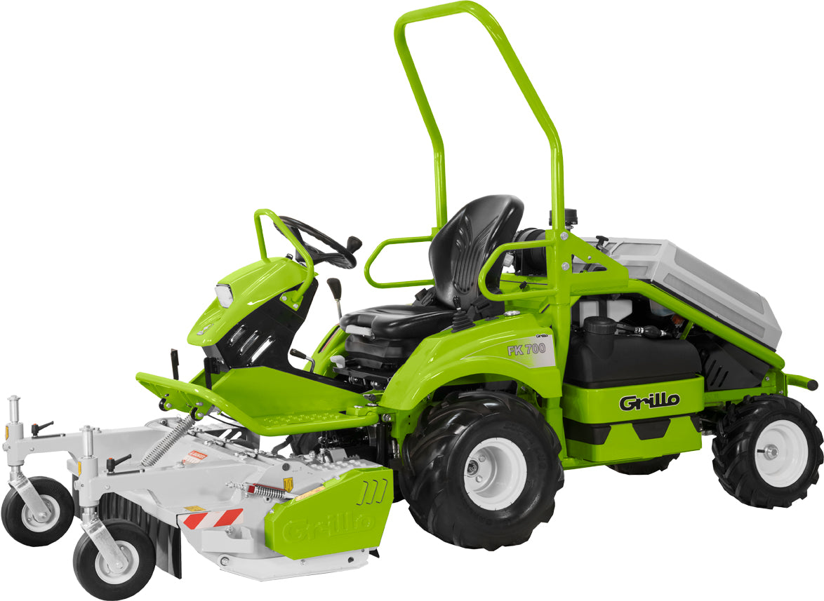 Grillo Aufsitzmäher mit frontal angelegtem Schlegelmäher FK 700