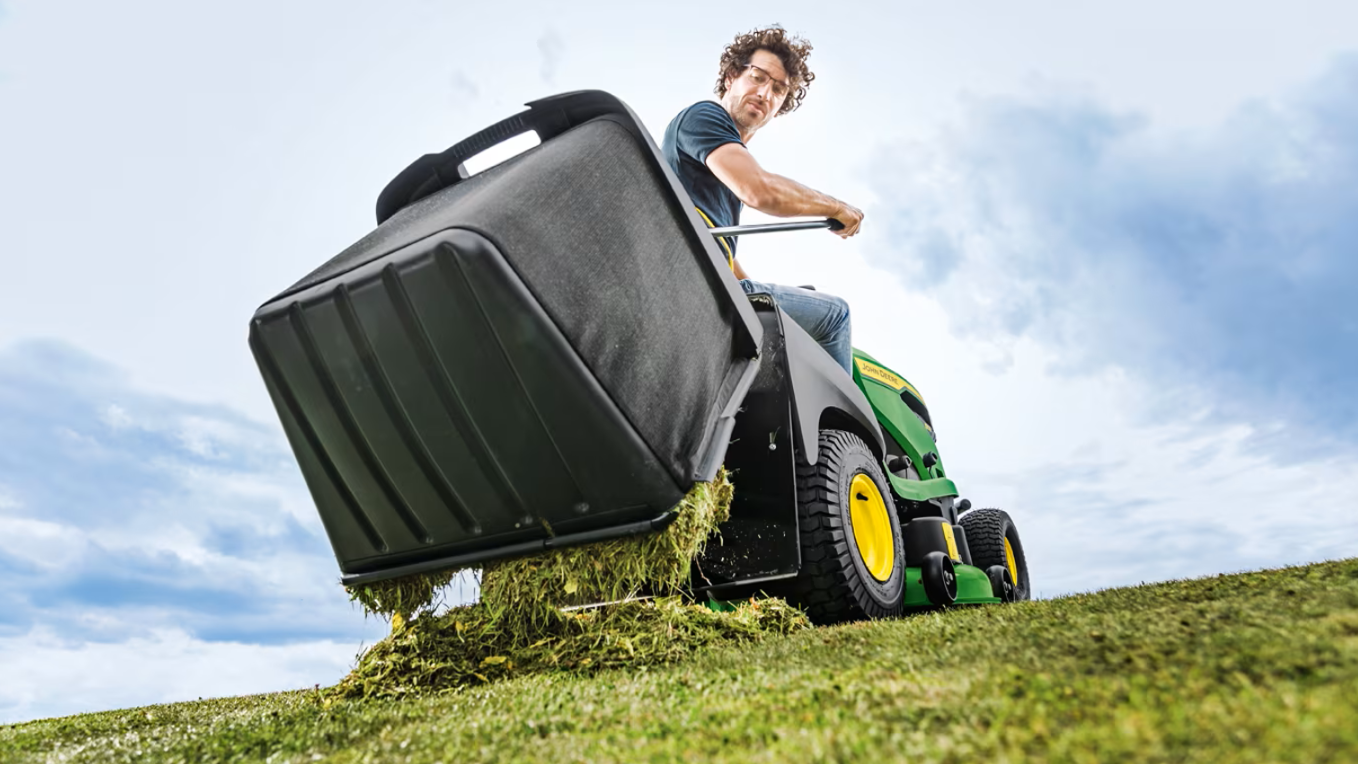 John Deere Rasentraktor X167R