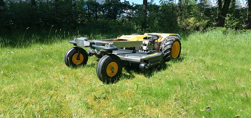 Spider E ZERO vollelektrischer Großflächenmäher, Solarpark Pflege