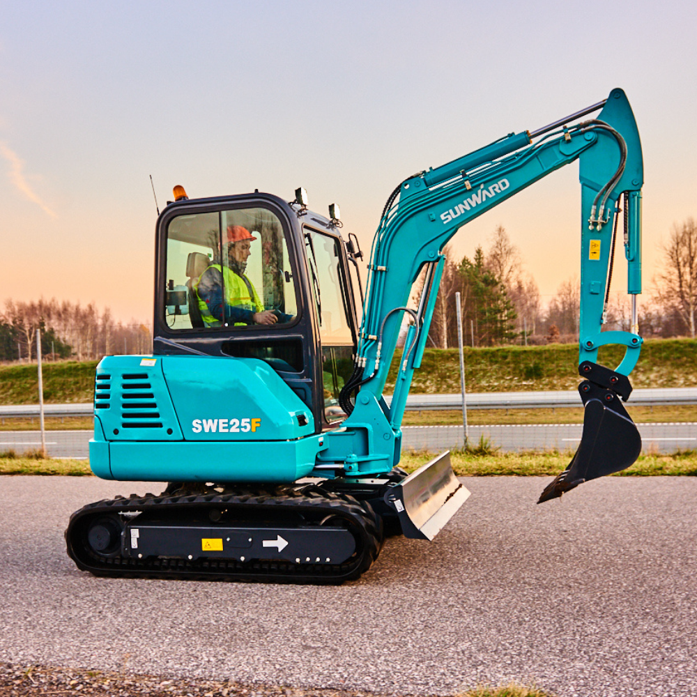 SUNWARD Minibagger SWE 25F