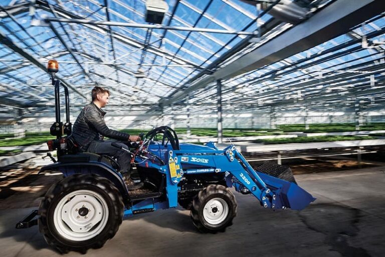 Solis Traktor 26 mit Seitenschaltung